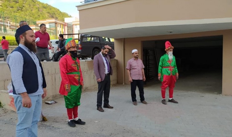 CAMİLER KAPALI OLUNCA İMAMLARIMIZ OYUNCU OLDU