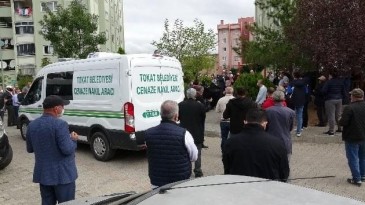 Bozçalılı öğretmen Ahmet Nalbant öğrencilerine kavuşamadı