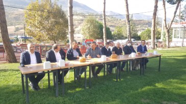 Ak parti il genel Meclis üyeleri muhtarlarla 2021 yatırmalarını görüştü