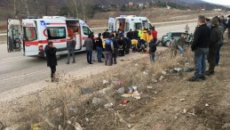 D.100 yolunda trafik kazası 2 yaralı