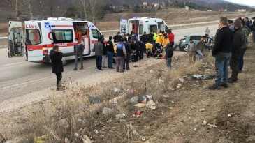 D.100 yolunda trafik kazası 2 yaralı
