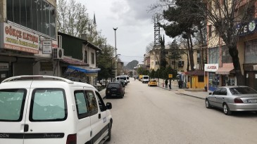 Reşadiye’de sokağa çıkma kısıtlamasına uyuluyor