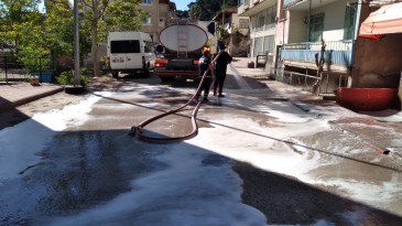 Reşadiye’de Bayram Öncesi Caddeler Köpükle Yıkandı