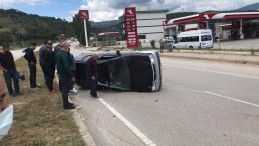 Kontrolden çıkan otomobil kaza yaptı
