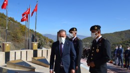 ŞEHİT ASKERLER TÖRENLE ANILDI