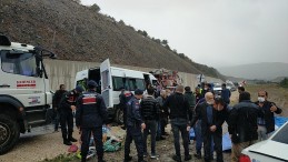 KAZA BİLANÇOSU NETLEŞTİ 2 ÖLÜ 15 YARALI