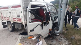 REŞADİYE IŞIKLAR KAVŞAĞINDA KAZA 3 YARALI