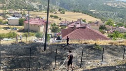 ÇEVRECİK KÖYÜNDE ARAZİ YANGINI