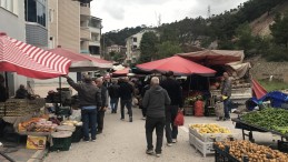 Pazarcılardan Başkan Ünal’a hem teşekkür hem sitem