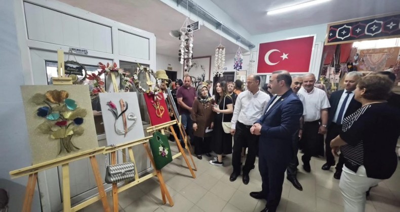 Reşadiye Halk Eğitim Merkezi yıl sonu sergisi