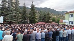 Reşadiye’de trafik kazasında ölen Liseli Arda son yolculuğuna uğurlandı