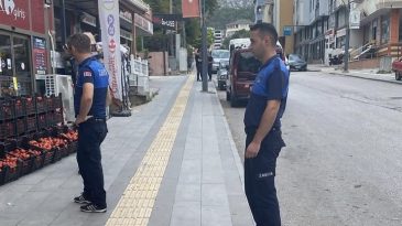 Reşadiye’de zabıtadan kaldırım işgali denetimi