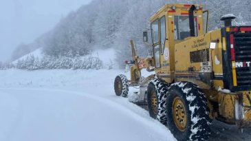 Reşadiye’nin yüksek kesimlerinde kar yağışı etkili oldu
