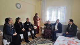 Kaymakam Tan, Vakıf personeli ile vatandaşları ziyaret etti