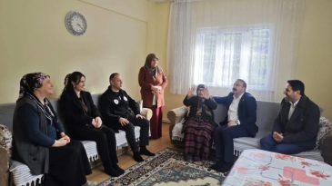 Kaymakam Tan, Vakıf personeli ile vatandaşları ziyaret etti