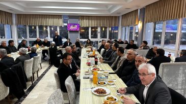 Başkan Ünal’dan siyaset bürokrat ve STK’ları buluşturan iftar