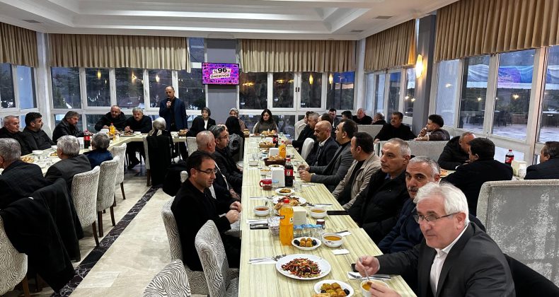 Başkan Ünal’dan siyaset bürokrat ve STK’ları buluşturan iftar