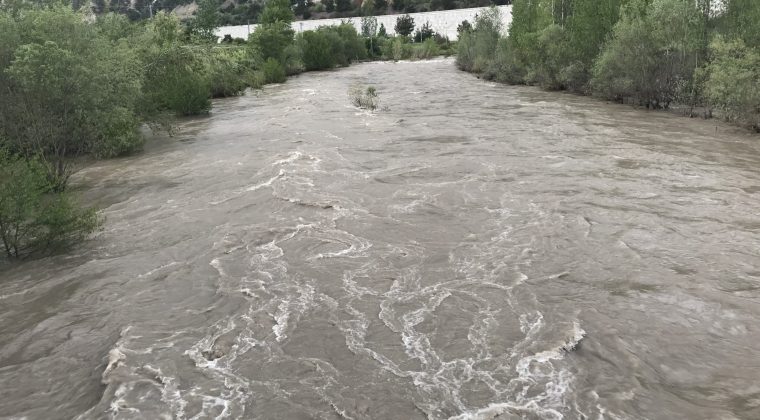 Valilik uyardı: Kelkit çayına dikkat