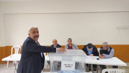Köy halkı mahalle olmak için referanduma gitti;”Evet” çıktı