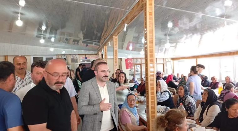Kaymakam Tan, Emirşeyhyakup mahallesi aşure programına katıldı