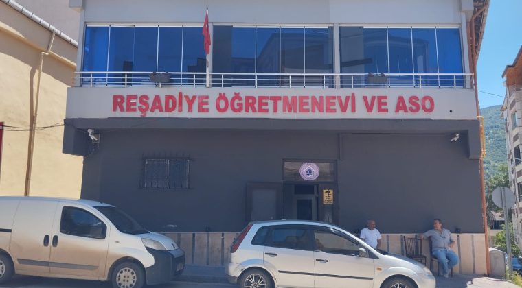 Reşadiye Öğretmenevi güvenlik riski nedeniyle boşaltılıyor