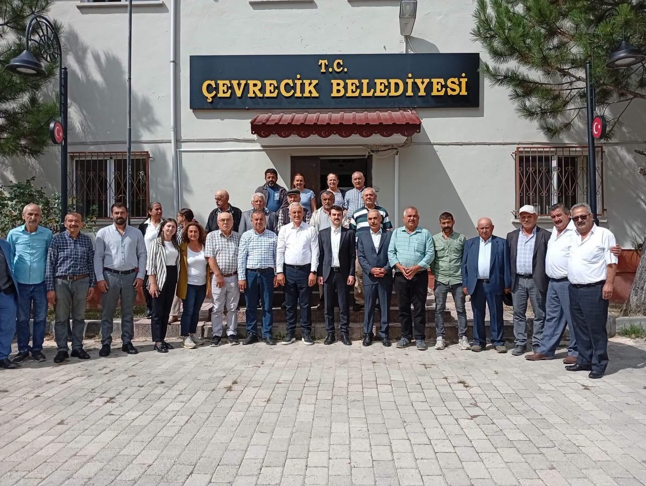 Kaymakam Eymen Özer Çevrecik Beldesini ziyaret etti